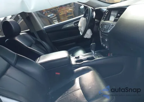 2017 Nissan Pathfinder Sl z USA, uszkodzony, nr VIN 5N1DR2MM8HC901820